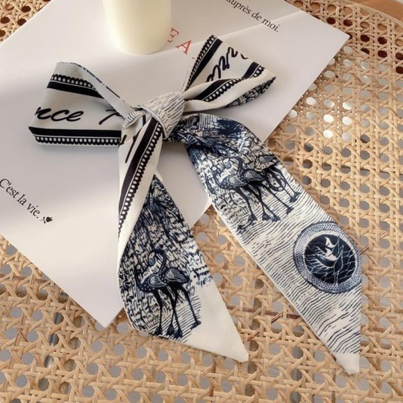 Geometric print blue twilly scarf - Picture 2 of 10